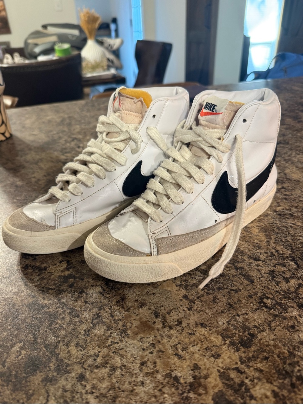 Women’s Nike Shoes sz 6.5